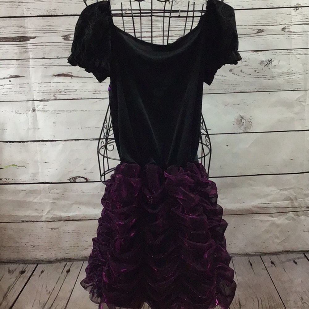 Costume 14/16